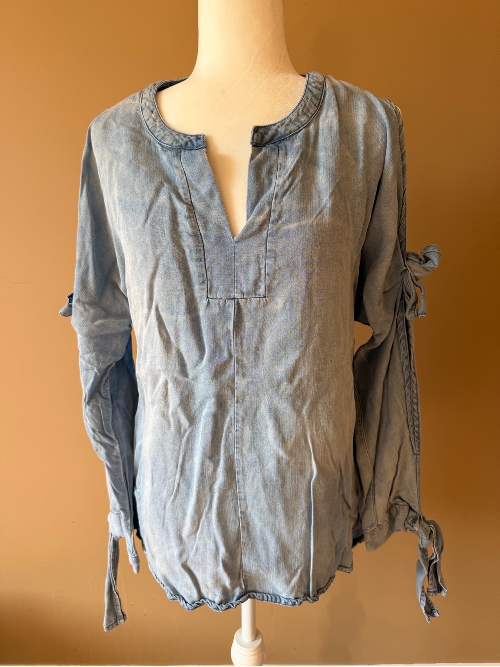 Velvet Heart 100% Tencel Chambray Tie Sleeve Blouse